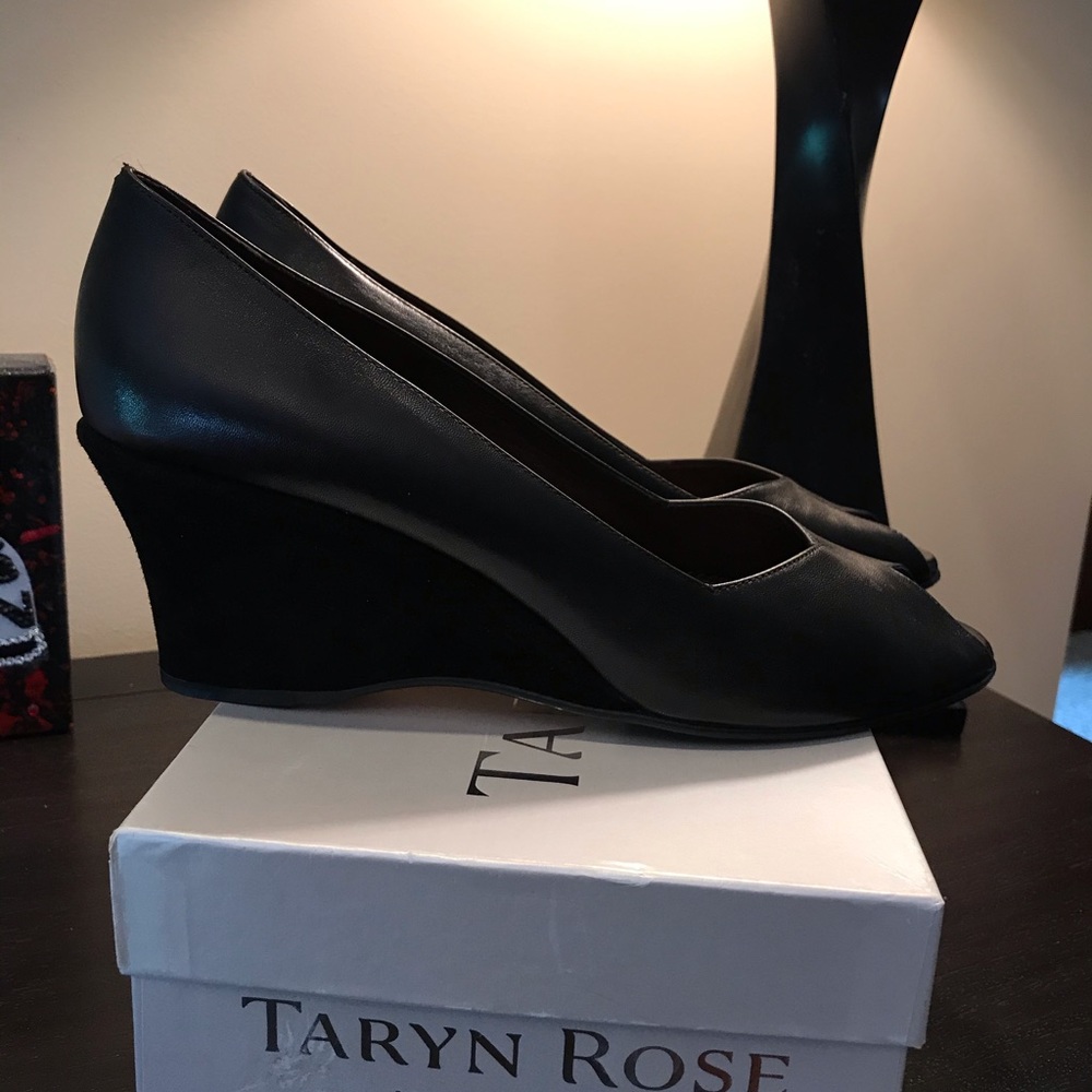 Taryn Rose Black Leather Peep Toe Wedge Size 41.5